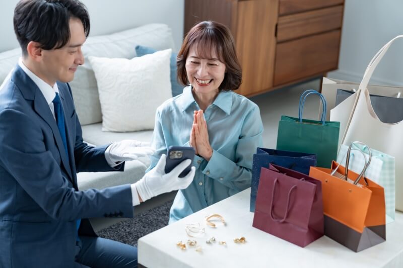 鑑定士