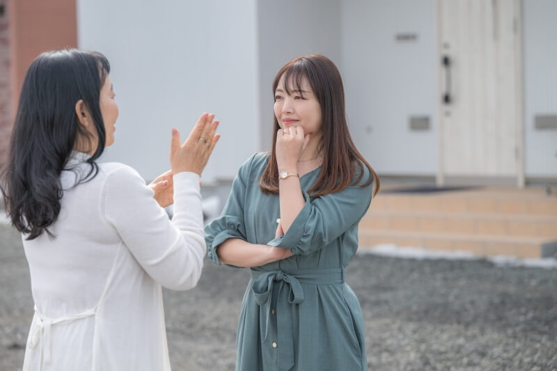 女性